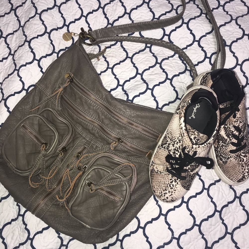 🤍BIG BUDDHA ZIPPERS PURSE🤍 - Picture 1 of 8